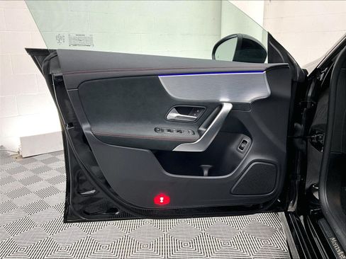 Used 2022 Mercedes-Benz CLA 250 image 24
