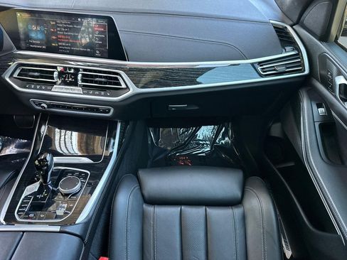 Used 2022 BMW X7 xDrive40i w/ M Sport Package AWD/4WD image 29