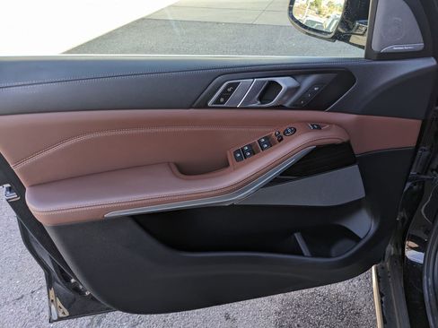 Used 2023 BMW X5 xDrive40i w/ Premium Package image 12