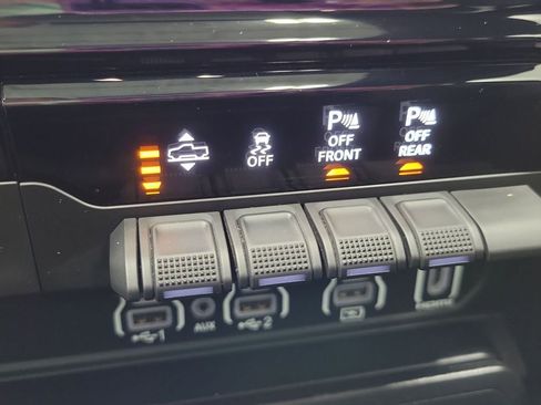 Used 2025 RAM 1500 Limited AWD/4WD image 45