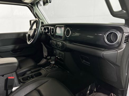 Used 2023 Jeep Wrangler Unlimited Sahara image 28