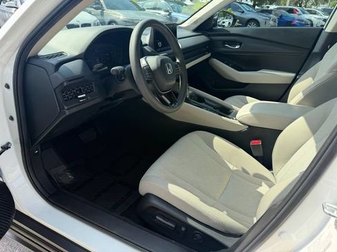 Used 2025 Honda Accord SE image 11