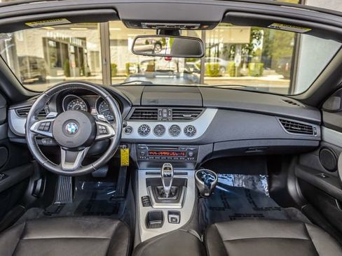 Used 2009 BMW Z4 sDrive35i image 3