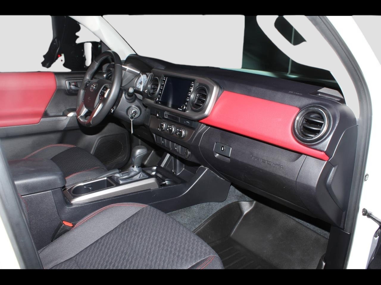 Used 2021 Toyota Tacoma SR5 RWD image 12