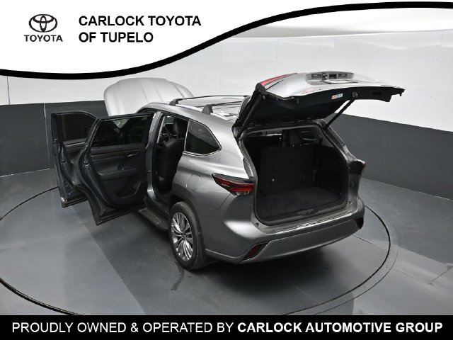 Used 2025 Toyota Highlander Platinum AWD/4WD image 71