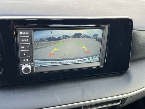 Certified 2025 Nissan Kicks S image 15