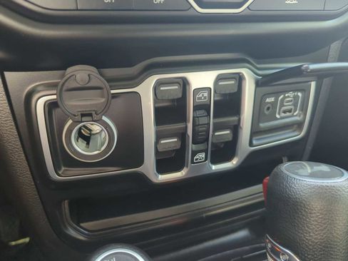 Used 2023 Jeep Wrangler Sport S image 30