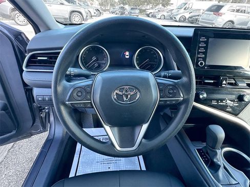 Used 2022 Toyota Camry LE image 12