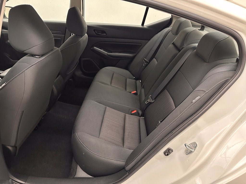 Used 2025 Nissan Altima 2.5 SV FWD image 17