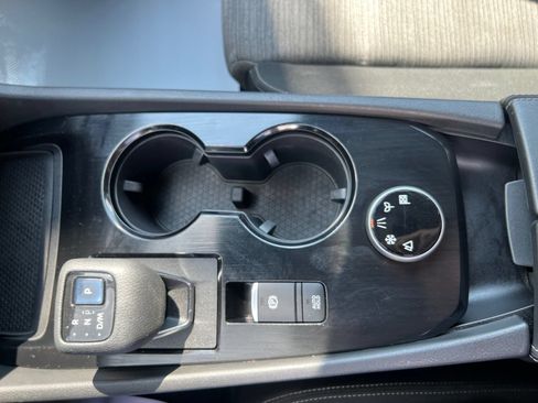 Used 2022 Nissan Rogue SV AWD/4WD image 22