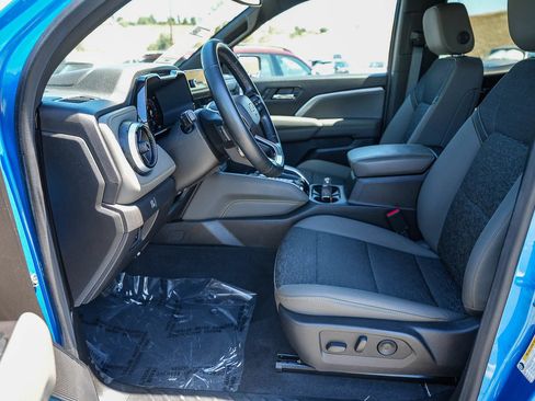 Used 2024 Chevrolet Colorado ZR2 w/ Technology Package AWD/4WD image 17