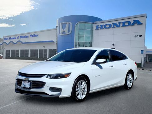 Used 2016 Chevrolet Malibu LT w/ Leather Package FWD image 1