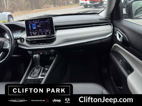 Used 2022 Jeep Compass Limited AWD/4WD image 24