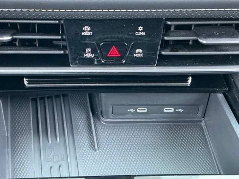 Certified 2025 Volkswagen Atlas SE FWD image 27