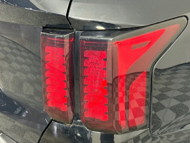 Used 2023 Kia Sorento LX FWD image 30