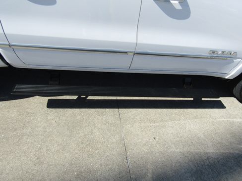 Used 2019 RAM 1500 Limited AWD/4WD image 13