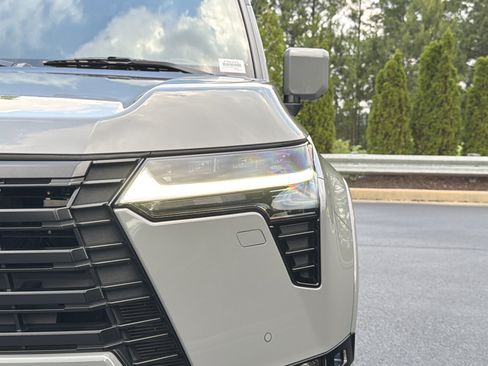 Used 2025 Lexus GX 550 w/ Accessory Package (2T) AWD/4WD image 44