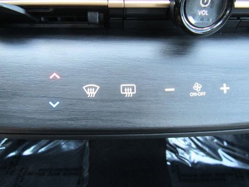 Used 2024 Nissan Ariya FWD image 44