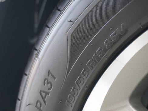 Used 2015 Chevrolet Spark LT image 23