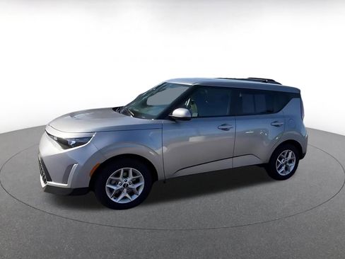 Used 2025 Kia Soul LX w/ LX Technology Package image 8