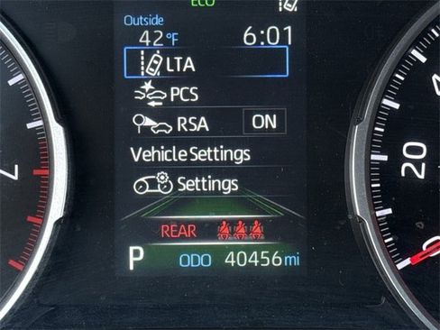 Used 2022 Toyota RAV4 LE image 16