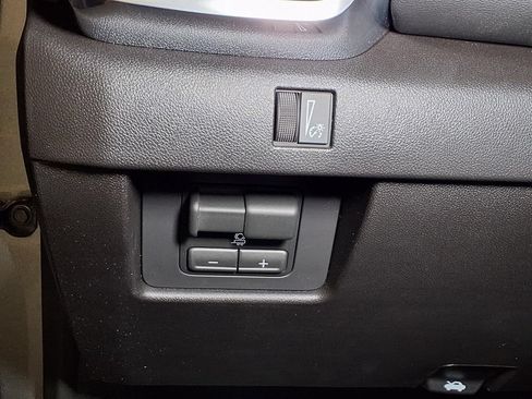 New 2026 GMC Canyon Elevation w/ Convenience Package RWD image 17