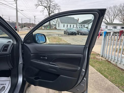 Used 2023 Mitsubishi Outlander Sport S Sport Utility 4D image 12