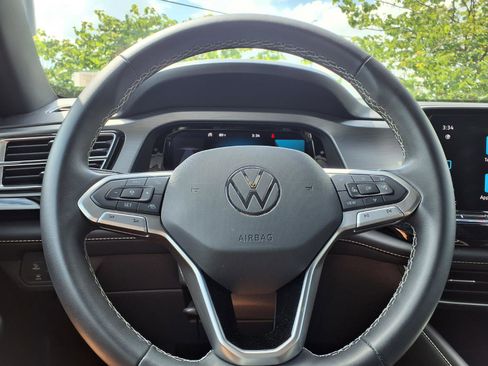 Used 2024 Volkswagen Atlas Cross Sport SE AWD/4WD image 11