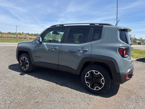 Used 2015 Jeep Renegade Trailhawk w/ Safety & Security Group I image 5
