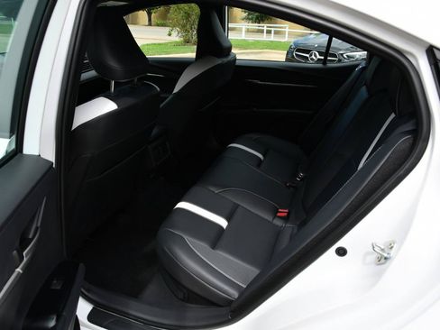 Used 2026 Toyota Camry SE FWD image 28