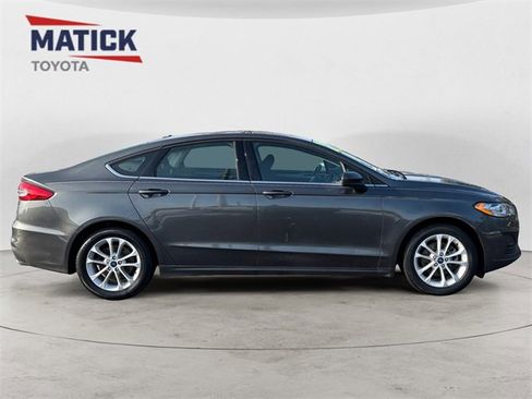 Used 2020 Ford Fusion SE image 8