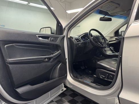 Used 2018 Ford Edge Titanium w/ Technology Package image 26
