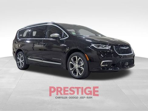 New 2026 Chrysler Pacifica Pinnacle image 3