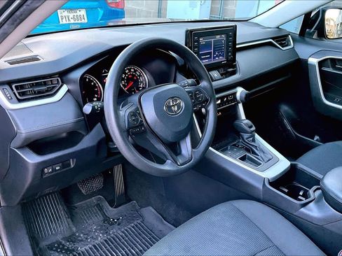 Used 2022 Toyota RAV4 LE image 17