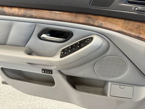 Used 2003 BMW 540i Sedan image 18