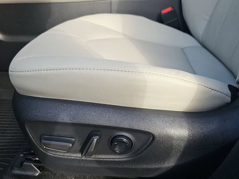 Used 2025 Toyota Grand Highlander AWD Hybrid image 33