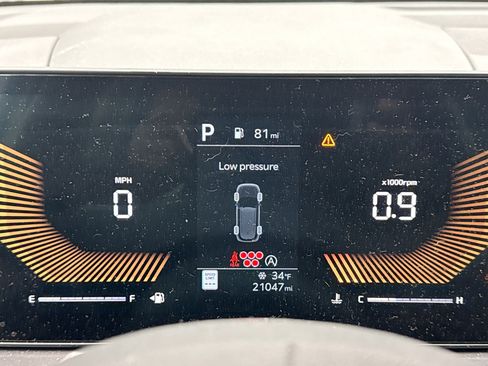 Used 2024 Kia Sorento S w/ Panoramic Sunroof Package image 9