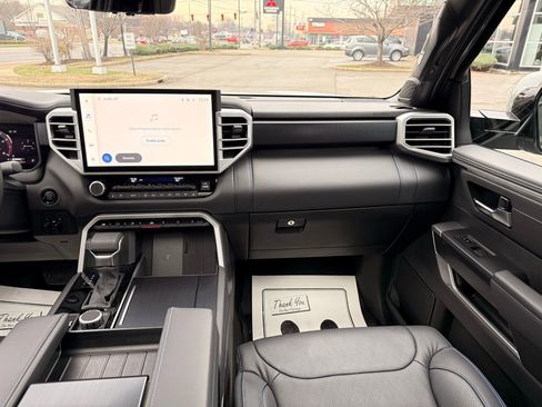 Used 2025 Toyota Tundra Platinum image 40