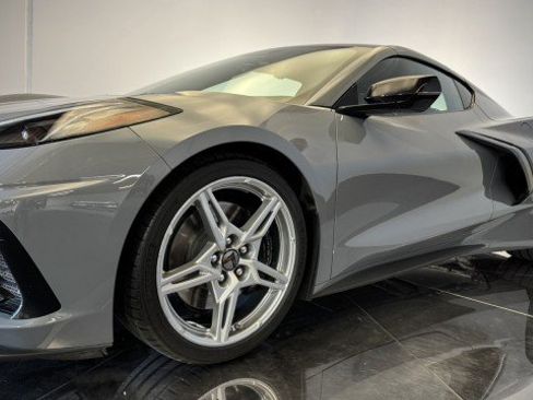 Used 2024 Chevrolet Corvette Stingray Premium Cpe w/ Z51 Performance Package RWD image 19