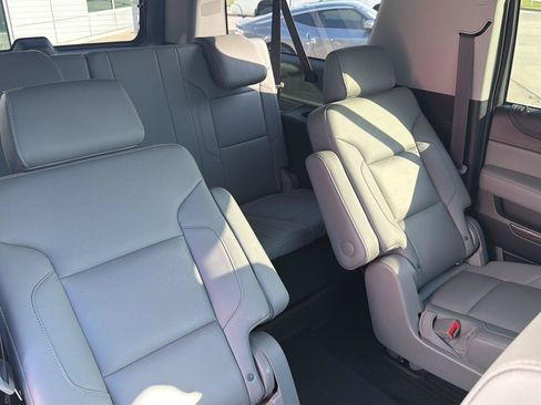 Used 2020 Chevrolet Suburban LT w/ Texas Edition Package RWD image 39
