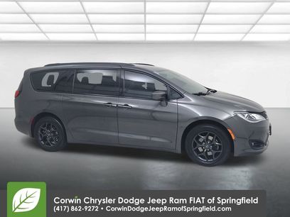 Used 2019 Chrysler Pacifica Touring-L Plus w/ Advanced Safetytec Group
