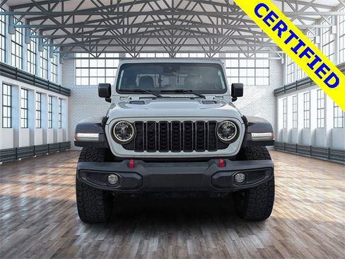 Used 2024 Jeep Gladiator Rubicon w/ Safety Group image 8