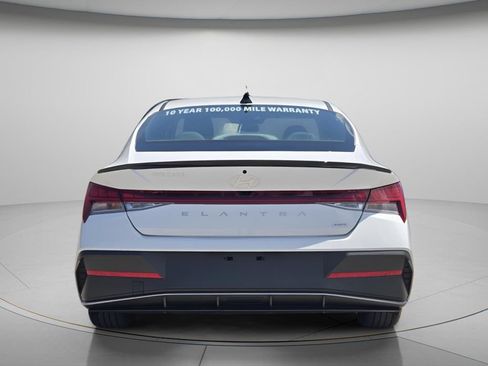 Certified 2025 Hyundai Elantra SEL FWD image 6