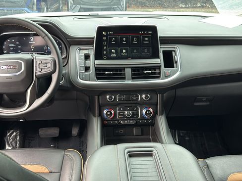 Used 2024 GMC Yukon XL AT4 image 9