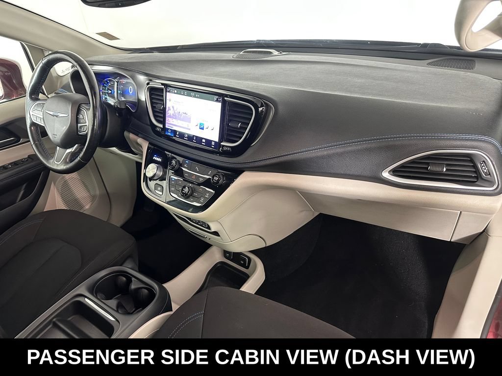 Used 2021 Chrysler Pacifica Touring w/ Cold Weather Group FWD image 29