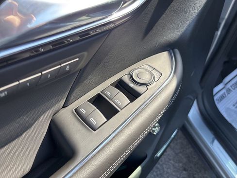 Used 2025 Buick Envision Preferred AWD/4WD image 22