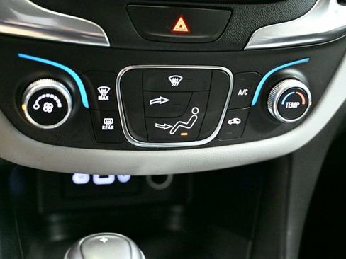 Used 2021 Chevrolet Equinox LS w/ LPO, Blackout Package image 32