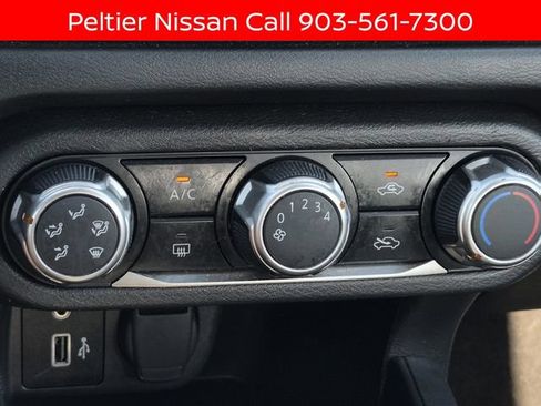 Used 2021 Nissan Versa S FWD image 30