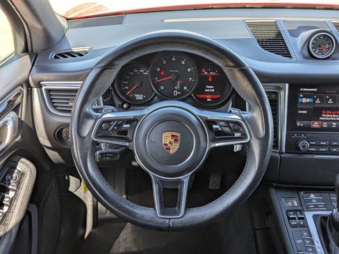Used 2018 Porsche Macan image 20