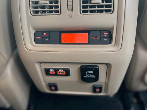 Used 2020 Nissan Pathfinder Platinum image 11